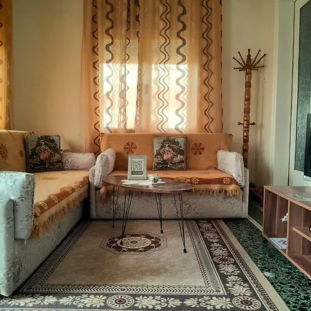 Apartament Tanias